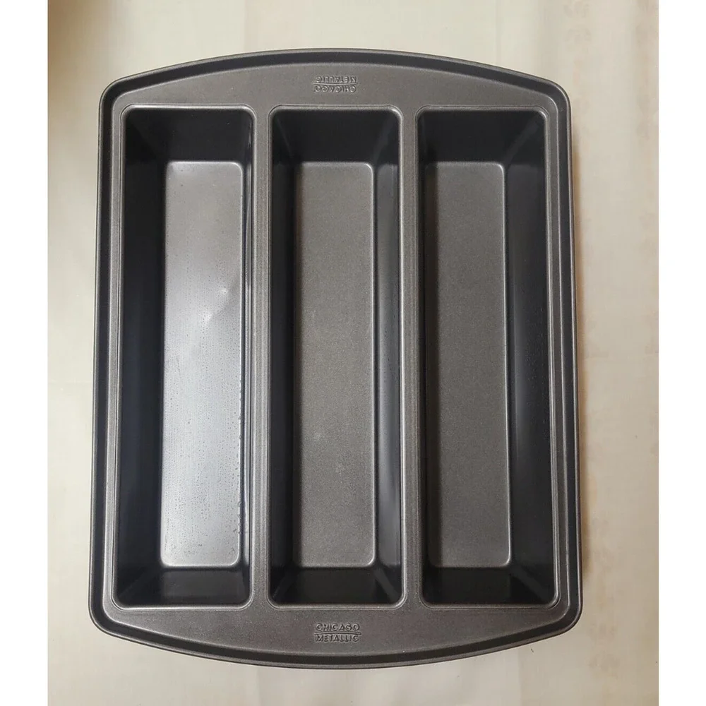 Chicago Metallic Triple Loaf Pan Elongated Heavy Duty 13